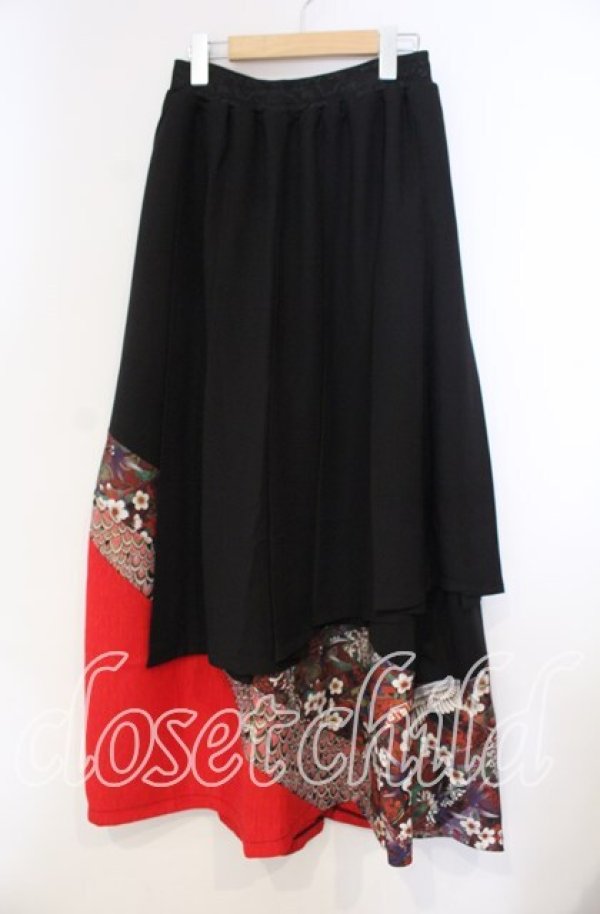 画像1: Qutie Frash / シフォンラップ和柄ロングスカート  ブラック×レッド O-25-11-14-019-QU-SK-OW-OS (1)