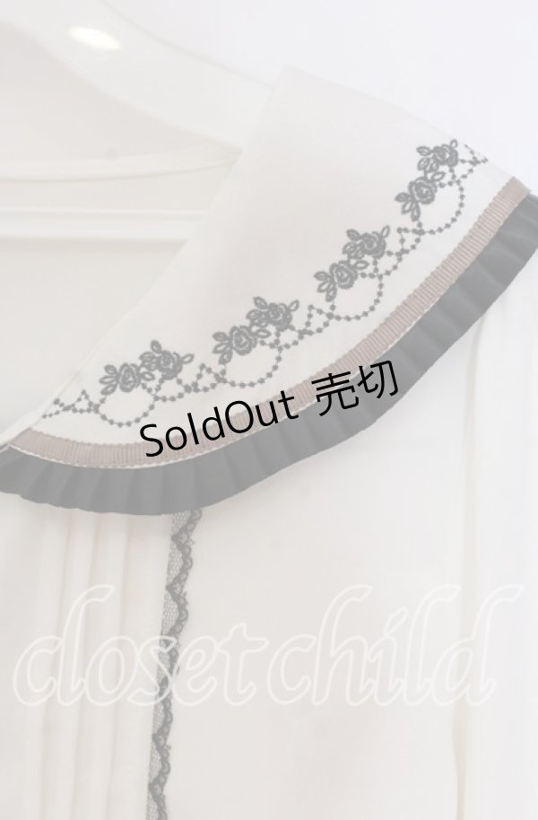 画像2: axes femme / プリーツフリルブラウス  アイボリー×クロ O-25-11-15-038-AX-BL-IG-OS (2)