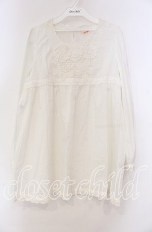 画像: PINK HOUSE / モチーフつきAラインチュニック  シロ O-25-11-15-078-LO-BL-IG-OS