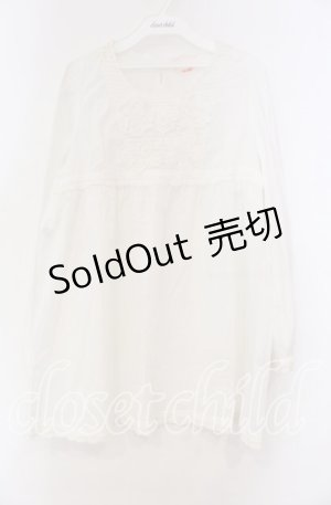 画像: PINK HOUSE / モチーフつきAラインチュニック  シロ O-25-11-15-078-LO-BL-IG-ZI