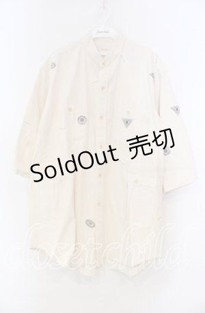 画像: Karl Helmut / パッチ刺繍コットンビッグシャツ  アイボリー O-25-11-15-085-EL-TO-IG-OS