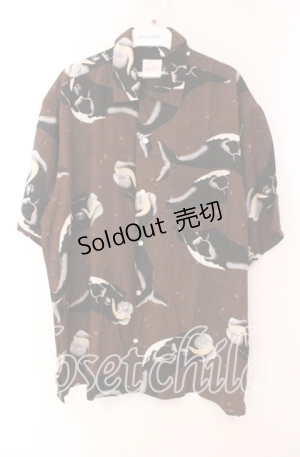 画像1: Karl Helmut / くじら柄シャツ  ブラウン O-25-11-17-041-EL-BL-IG-OS (1)