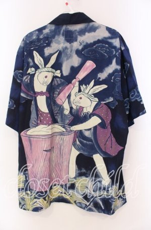 画像: Karl Helmut / 餅つきうさぎアロハシャツ  ネイビー O-25-11-17-044-EL-BL-IG-OS