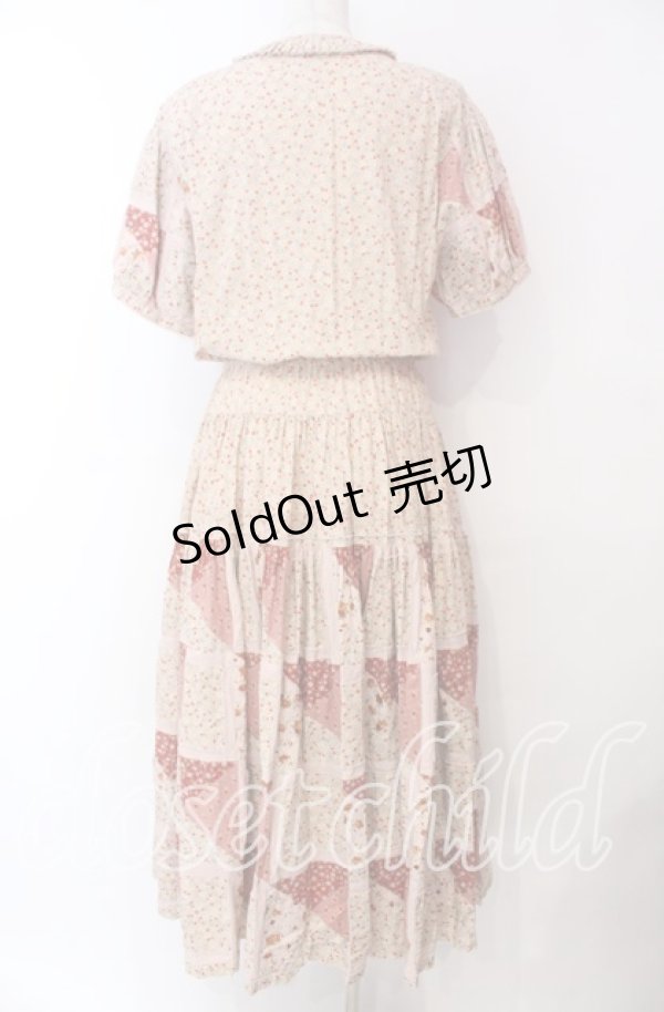画像5: WONDERFUL WORLD / ミニフラワー&裾パッチワーク半袖ワンピース  ピンク O-25-11-17-045-LO-OP-IG-OS (5)