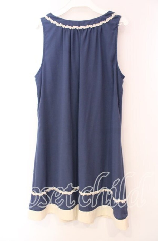 画像3: axes femme / ローズ刺繍タックシフォンワンピース  ブルー O-25-11-17-064-AX-OP-IG-ZT359 (3)