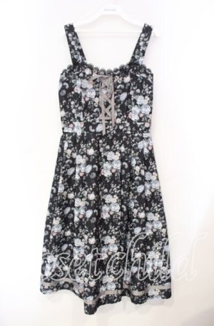 画像: axes femme / ロマンティックローズ柄ジャンパースカート F クロ O-25-11-18-011-AX-OP-OW-OS