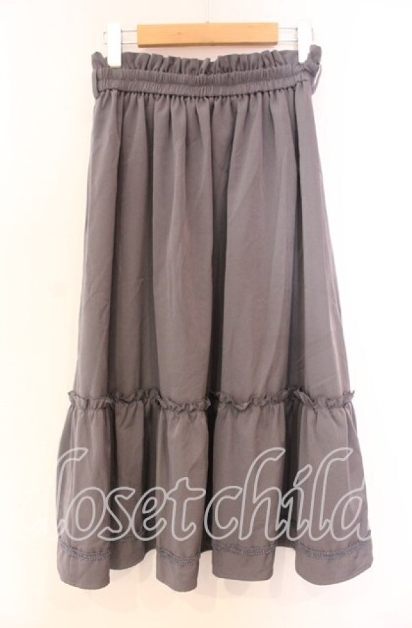 画像3: axes femme / 花刺繍入り切替フレアスカート  グレー O-25-11-22-048-AX-SK-IG-ZT236 (3)