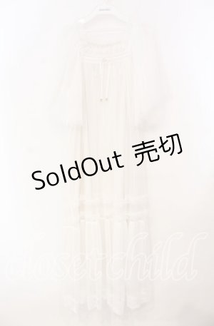 画像: axes femme / フレアスリーブチュールワンピース  オフシロ O-25-11-22-075-AX-OP-IG-OS