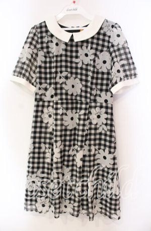 画像: Fi.n.t / マーガレットギンンガムチェックシフォン半袖ワンピース  クロ×オフ O-25-11-27-077-CA-OP-IG-OS