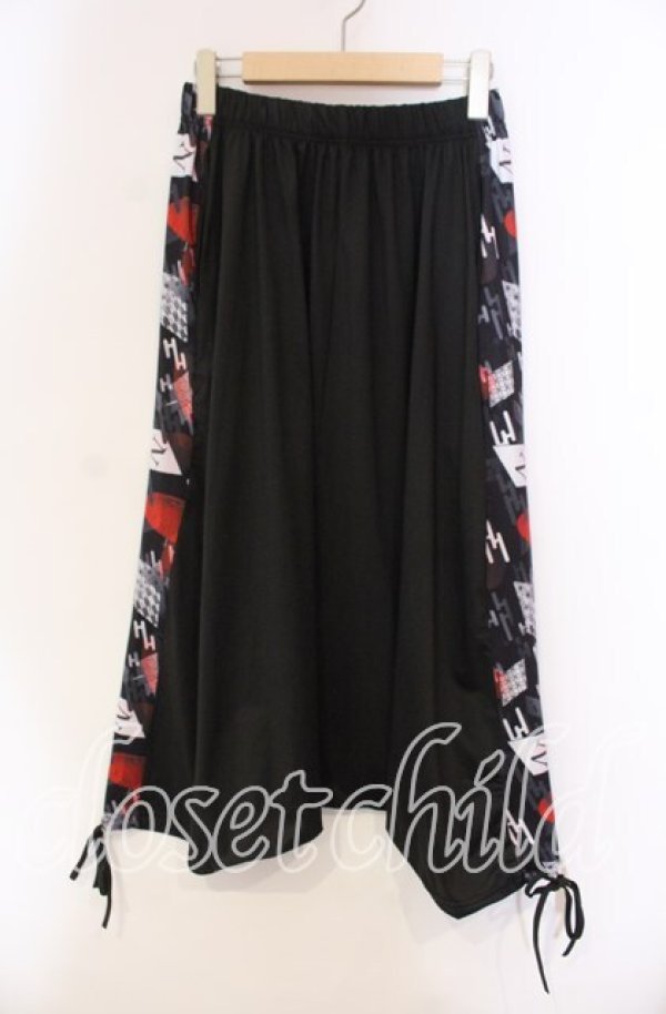 画像1: NieR Clothing / 超軽量夏仕様SARROUEL PANTS【和傘(赤)】 サルエルパンツ  ブラック×レッド O-25-11-27-090-PU-PA-IG-OS (1)