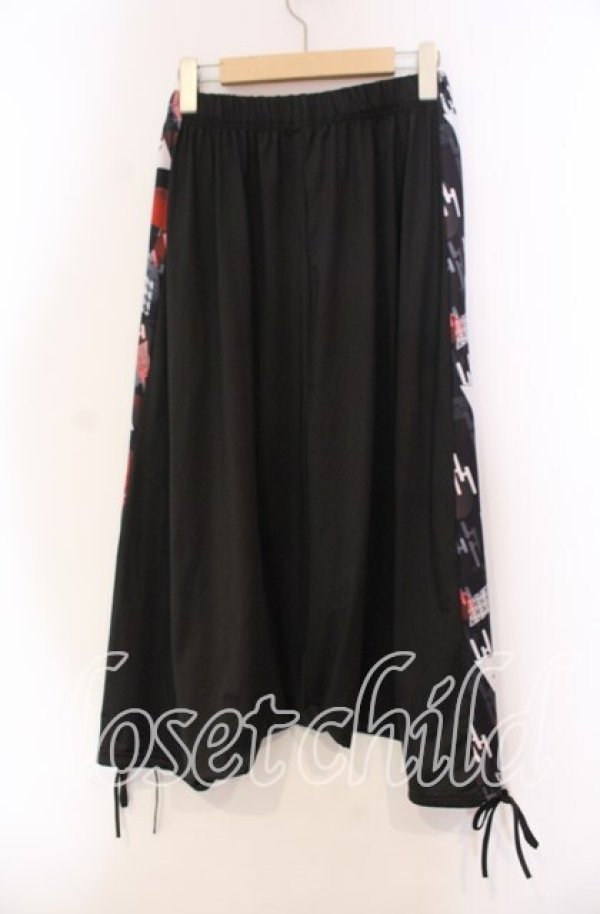 画像3: NieR Clothing / 超軽量夏仕様SARROUEL PANTS【和傘(赤)】 サルエルパンツ  ブラック×レッド O-25-11-27-090-PU-PA-IG-OS (3)