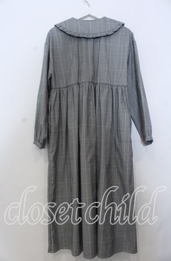 画像2: 【SALE】merry jenny / チェックbear刺繍ワンピース F グレー O-25-11-28-029-LO-OP-YM-ZT478 (2)