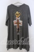 画像1: 【SALE】jouetie / 十字架プリントカットワンピース  グレー O-25-11-28-036-EL-TO-IG-ZT476 (1)