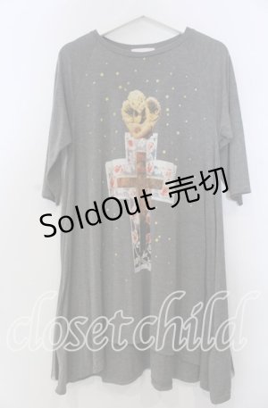 画像: 【SALE】jouetie / 十字架プリントカットワンピース  グレー O-25-11-28-036-EL-TO-IG-ZT476