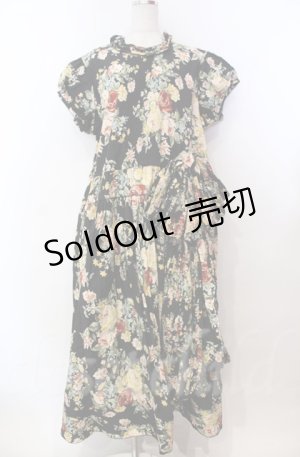 画像: WONDERFUL WORLD / サッシュベルト付きブーケ柄ワンピース【お直しあり】  クロ O-25-11-30-006-LO-OP-IG-OS