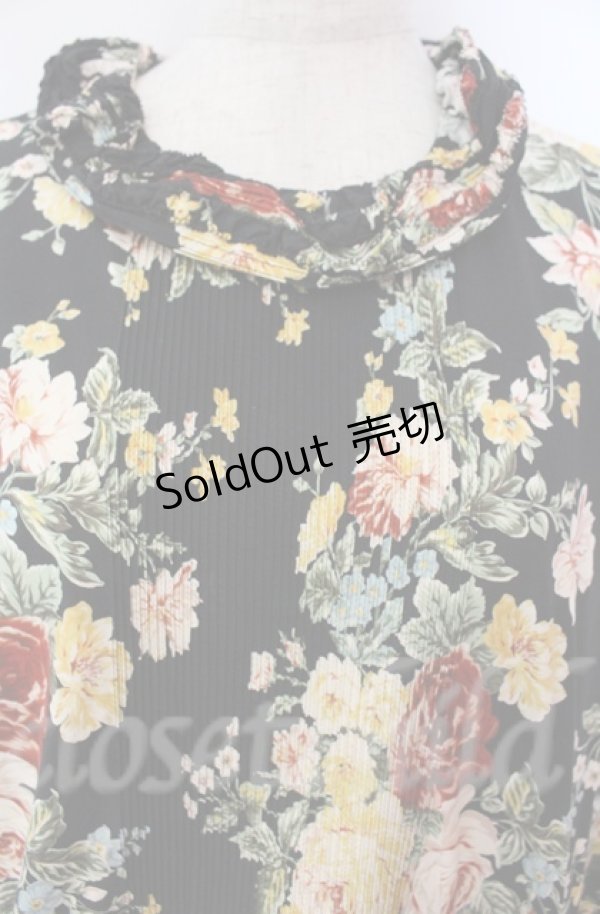 画像2: WONDERFUL WORLD / サッシュベルト付きブーケ柄ワンピース【お直しあり】  クロ O-25-11-30-006-LO-OP-IG-OS (2)