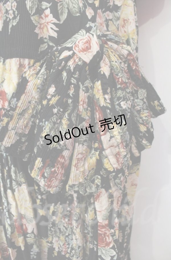 画像3: WONDERFUL WORLD / サッシュベルト付きブーケ柄ワンピース【お直しあり】  クロ O-25-11-30-006-LO-OP-IG-OS (3)