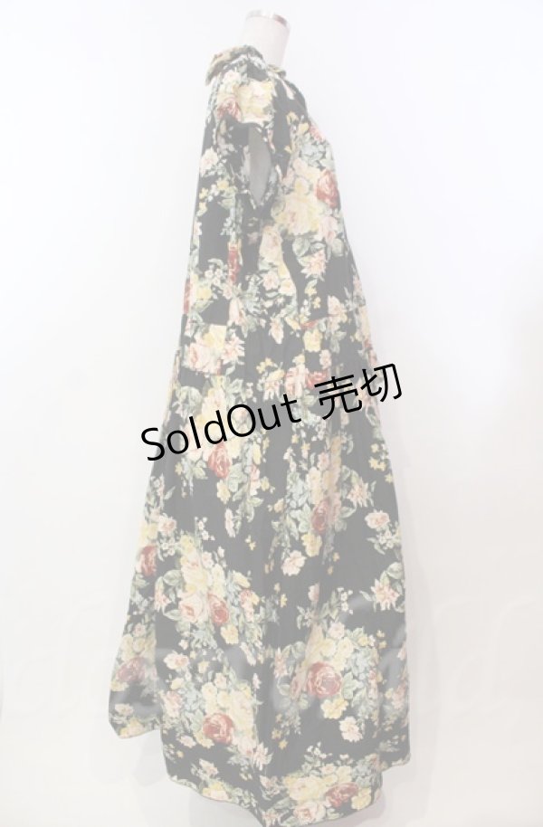 画像4: WONDERFUL WORLD / サッシュベルト付きブーケ柄ワンピース【お直しあり】  クロ O-25-11-30-006-LO-OP-IG-OS (4)