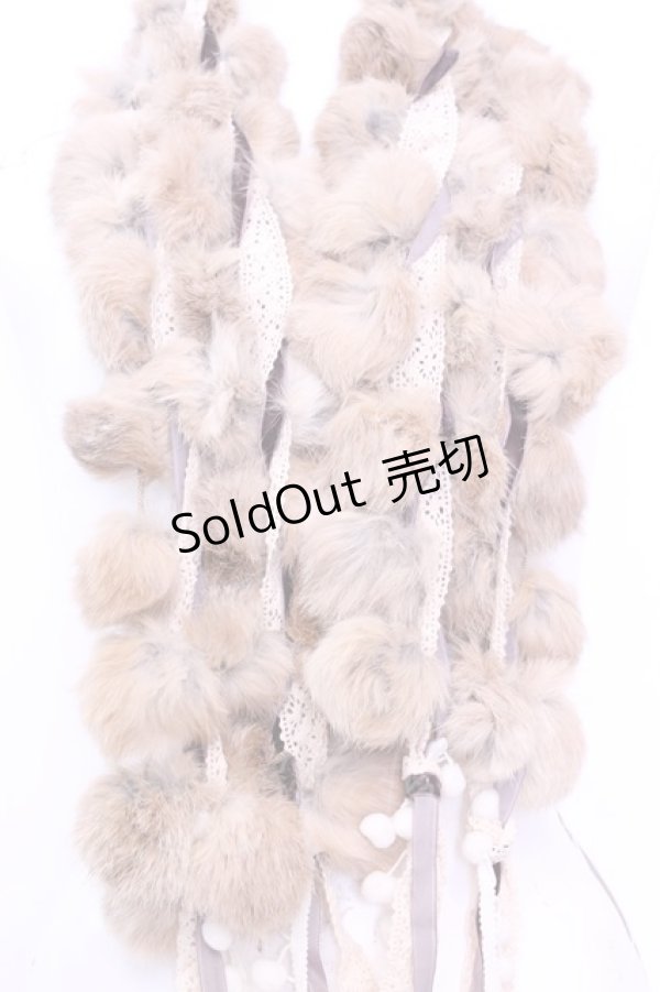 画像2: axes femme / ラビットファーぽんぽんストール  ブラウン O-25-12-01-029-AX-ZA-IG-OS (2)