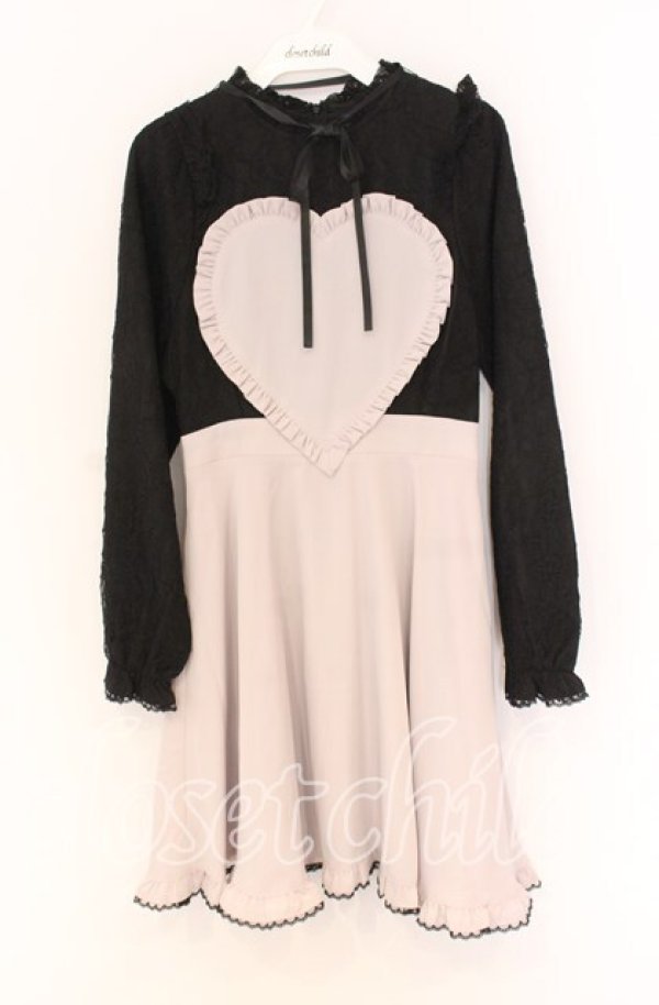 画像1: Honey Cinnamon / ハート貼付けレースワンピース  クロ×ピンクベージュ O-25-12-02-1072-LO-OP-IG-OS (1)