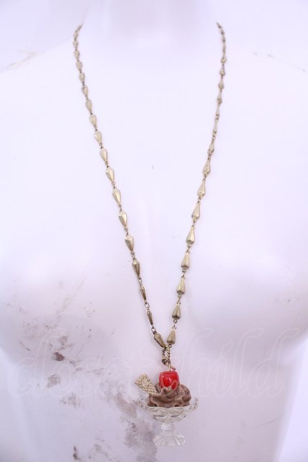 画像2: Q-pot. / チェリーチョコレートサンデーネックレス  チョコレート O-25-12-04-1012-QP-AC-OW-OS (2)