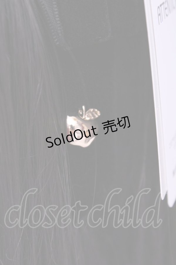 画像2: axes femme POETIQUE / りんごチャームカチューシャ  クロ O-25-12-04-1023-AX-AC-OW-OS (2)