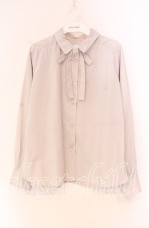 画像: Fi.n.t / 細リボンタイ付きシャツ F オフホワイト（グレー寄り） O-25-12-04-015-CA-BL-OW-OS