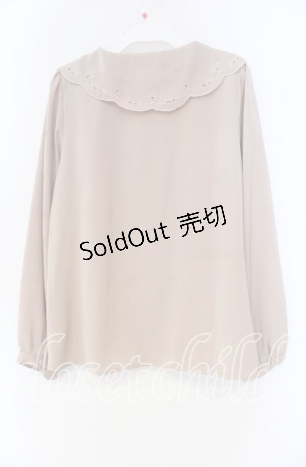 画像3: Fi.n.t / ヒートカット襟ブラウス F ベージュ O-25-12-04-016-CA-BL-OW-OS (3)