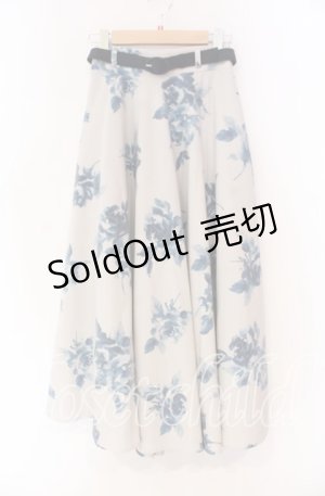 画像: an another angelus / ベルト付きアートローズ柄フレアースカート【洗える】 F ブルー O-25-12-04-017-CA-SK-OW-OS