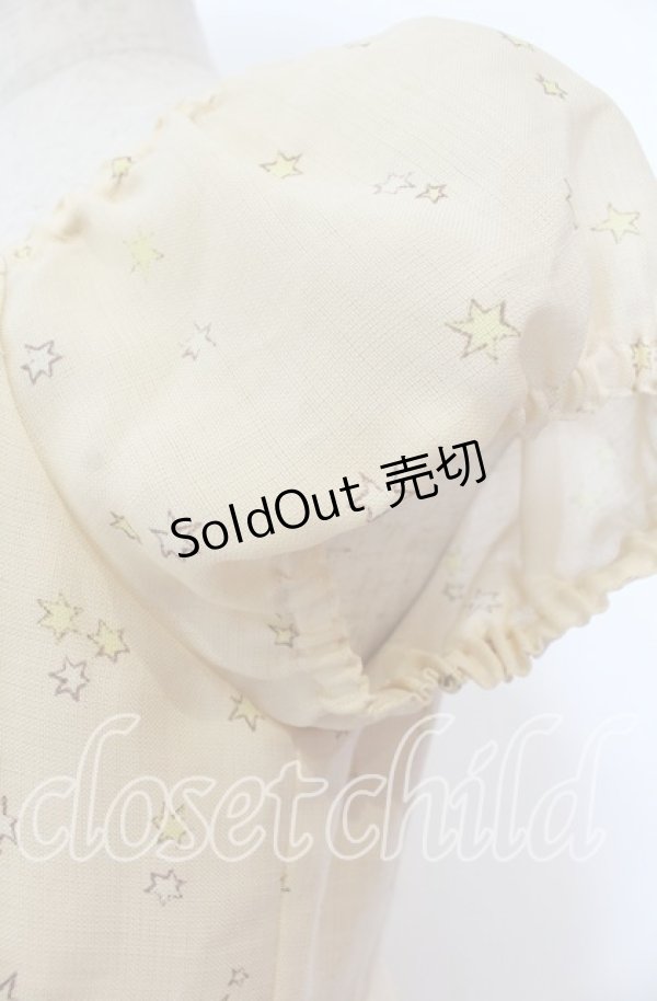 画像2: Emily Temple cute / ワンダーランドプリントワンピース  アイボリー O-25-12-05-1008-ET-OP-OW-OS (2)