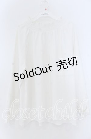 画像: axes femme / シャーリングスタンドブラウス F シロ O-25-12-05-1028-AX-BL-OW-OS