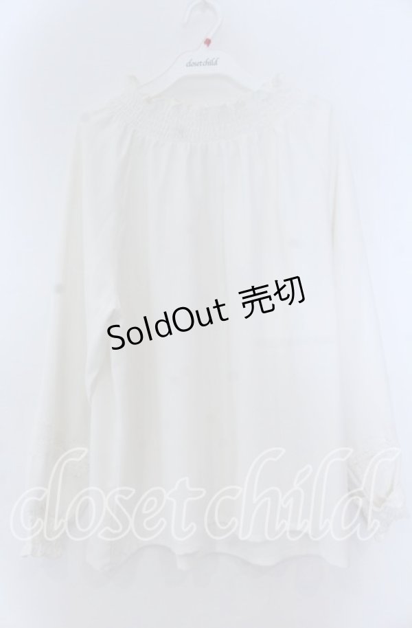 画像1: axes femme / シャーリングスタンドブラウス F シロ O-25-12-05-1028-AX-BL-OW-OS (1)