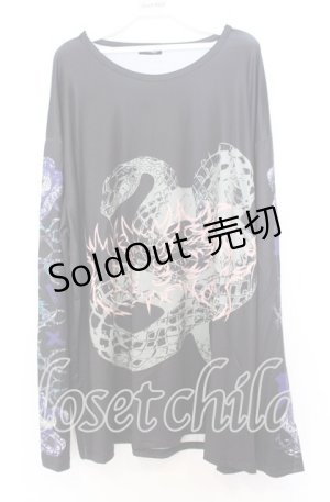 画像: NieR Clothing / スネークプリントワイドカットソー  ブラック O-25-12-05-059-PU-TO-YM-ZT1211F