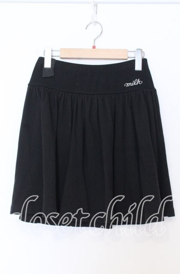 画像1: MILK / ロゴ刺繍裏毛スカート  クロ O-25-12-05-077-ML-SK-IG-ZT369 (1)