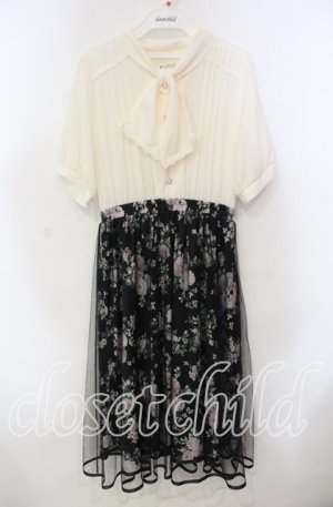 画像: axes femme / リボン付レイヤード花柄ワンピース  アイボリー×クロ O-25-12-06-063-AX-OP-IG-ZT1212G