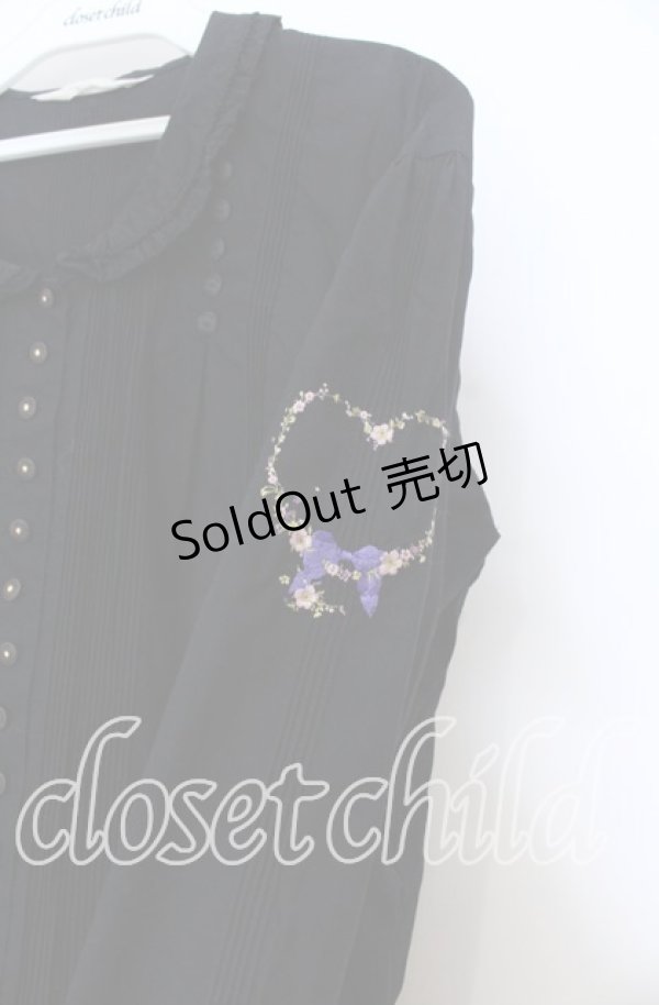 画像2: PINK HOUSE / フラワーハートリース刺繍ブラウス  クロ O-25-12-07-007-LO-BL-IG-OS (2)