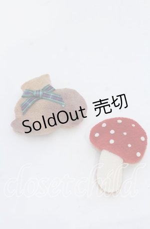 画像: PINK HOUSE / ウィンターフォレストトリートモチーフミニブローチセット  ミルクティ(キノコ・リスクッキーモチーフセット) O-25-12-07-094-LO-AC-OW-OS