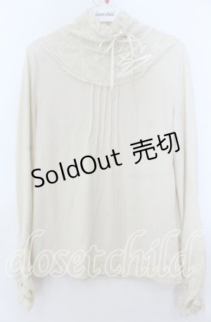 画像: axes femme / レーシーネックインナーカットソー  アイボリー O-25-12-07-014-AX-TO-IG-OS