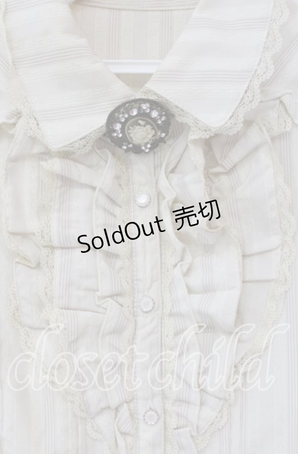 画像2: axes femme / 胸元フリルストライプブラウス  アイボリー O-25-12-08-037-AX-BL-IG-OS (2)