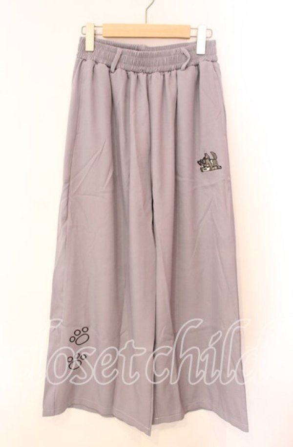 画像1: NieR CLOTHING / 刺繍入りワイドパンツ F ガオマル（グレー） O-25-12-09-022-PU-PA-OW-ZT520 (1)