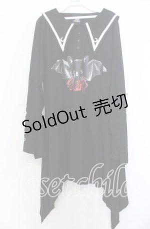画像: LISTEN FLAVOR / 薔薇と黒猫のコウモリセーラーワンピ  ブラック×ホワイト O-25-12-10-029-PU-OP-IG-OS