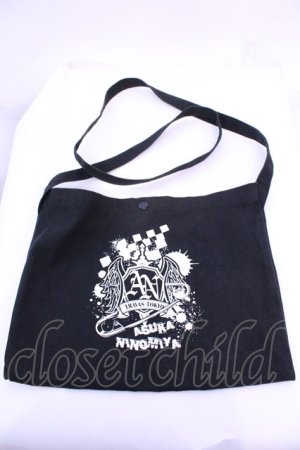 画像: TRAVAS TOKYO / 【アイドルマスター シンデレラガールズ 二宮飛鳥×TRAVAS TOKYO】サコッシュ  ブラック O-25-12-11-1024-PU-BG-OW-OS