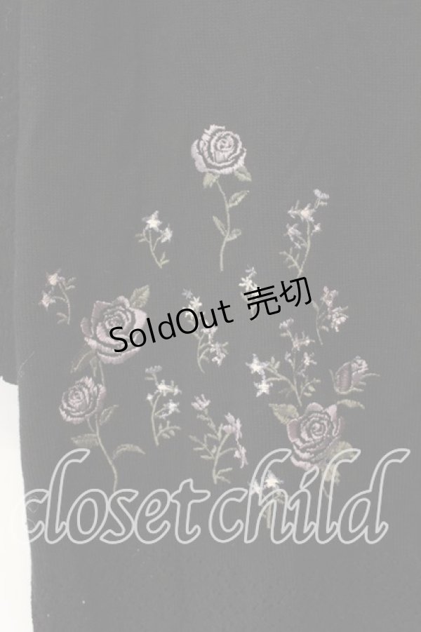 画像2: axes femme / バラ刺繍ロングニットカーデ  クロ O-25-12-13-090-AX-TO-IG-OS (2)