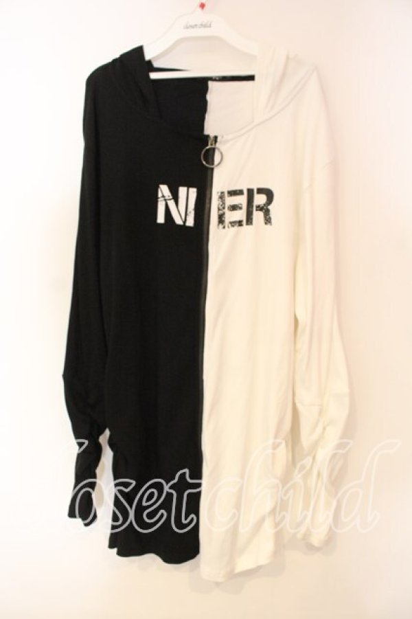画像1: NieR Clothing / TWO-TONE BLACK×WHITE OUTER【指穴付き】パーカー  ブラック×ホワイト O-25-12-15-072-PU-TO-IG-OS (1)