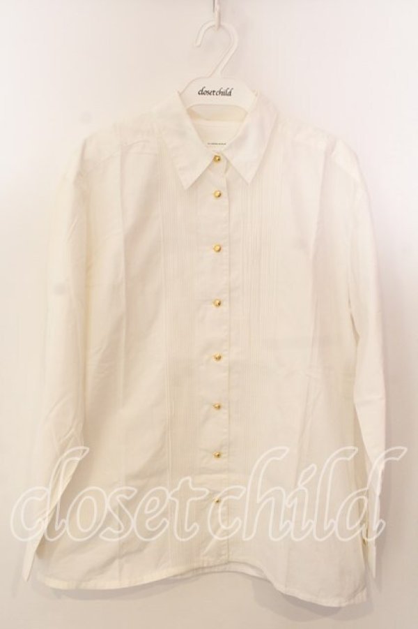 画像1: INGEBORG / 袖ロゴ刺繍タックブラウス  シロ O-25-12-17-041-LO-BL-IG-OS (1)