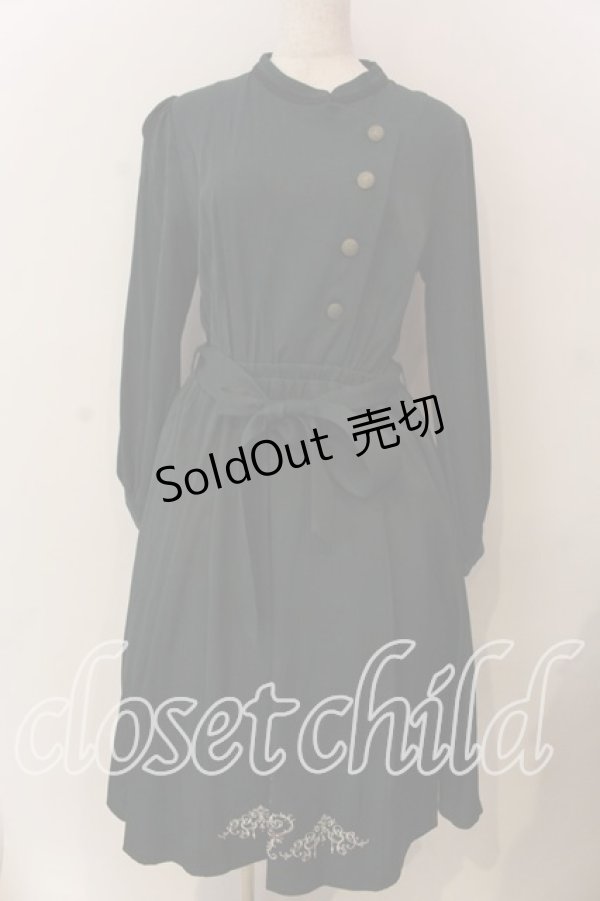 画像1: axes femme / フラワー刺繍連釦ワンピース  グリーン O-25-12-17-071-AX-OP-IG-OS (1)