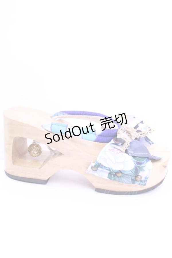 画像9: Empty wardrobe / 和柄下駄風サンダル L ナチュラル×ブルー O-25-12-18-1033-LO-SH-OW-OS (9)