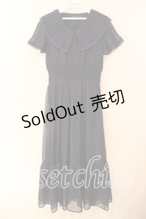 画像: an another angelus / プリーツフリル衿シアーチェックワンピース F ネイビー O-25-12-18-082-CA-OP-OW-OS