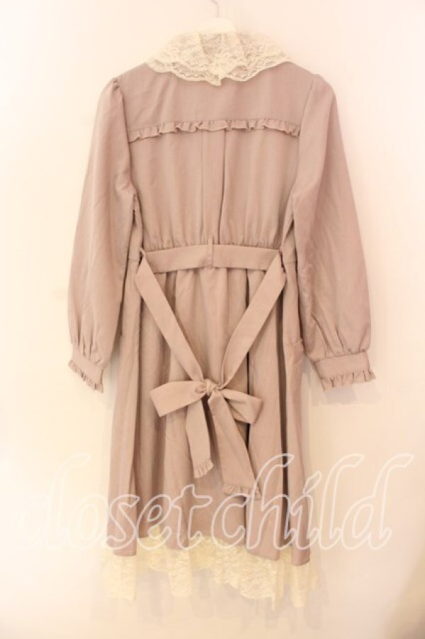 画像2: axes femme / レース襟付トレンチコート F ピンク O-25-12-18-084-AX-CO-OW-OS (2)