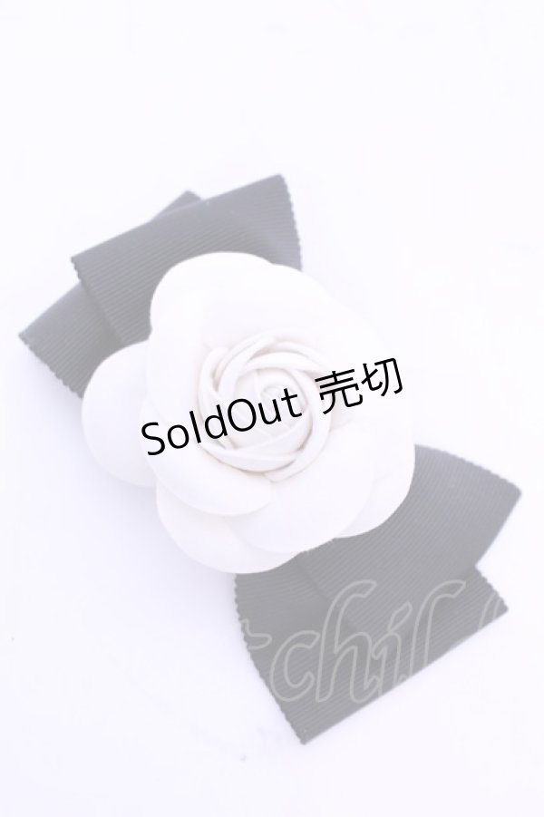 画像1: INGEBORG / カメリアクリップブローチ コサージュ  シロ×クロ O-25-12-18-2002-LO-AC-IG-ZT169F003 (1)